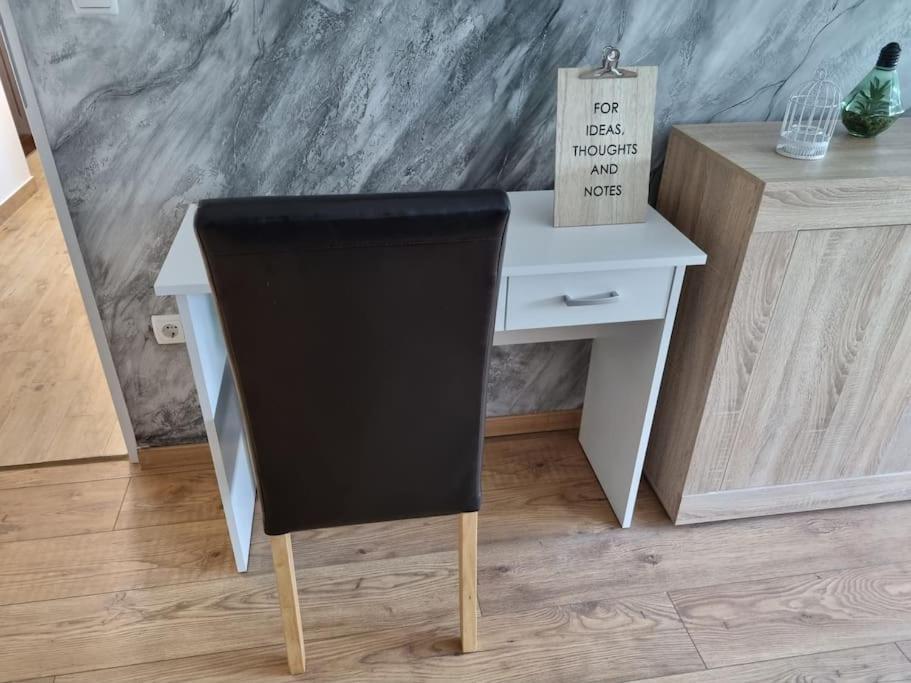Studio Apartman Bojana 34M2,Free Wifi,Parking Sisak Eksteriør billede