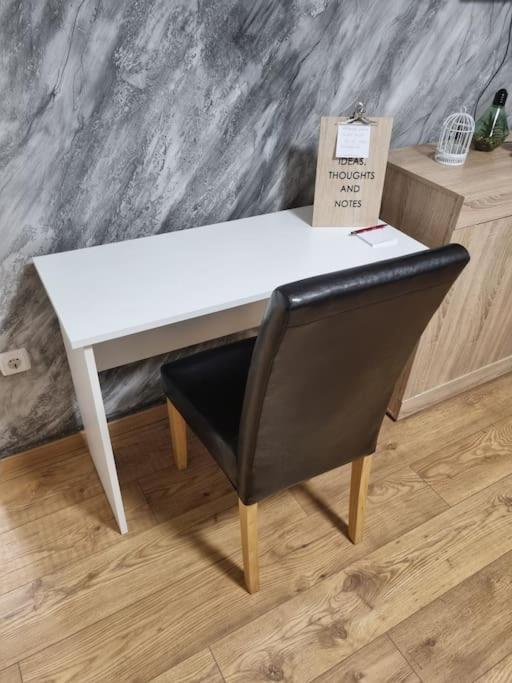 Studio Apartman Bojana 34M2,Free Wifi,Parking Sisak Eksteriør billede